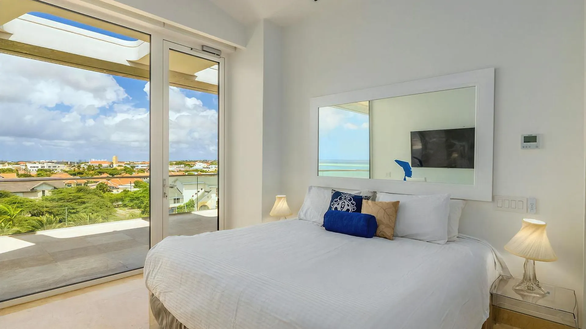 5Bph-Coral15 - Oceanfront Exclusive Penthouse With Stunning Views And Private Pool Home-Theater Included, Oranjestad Apartment