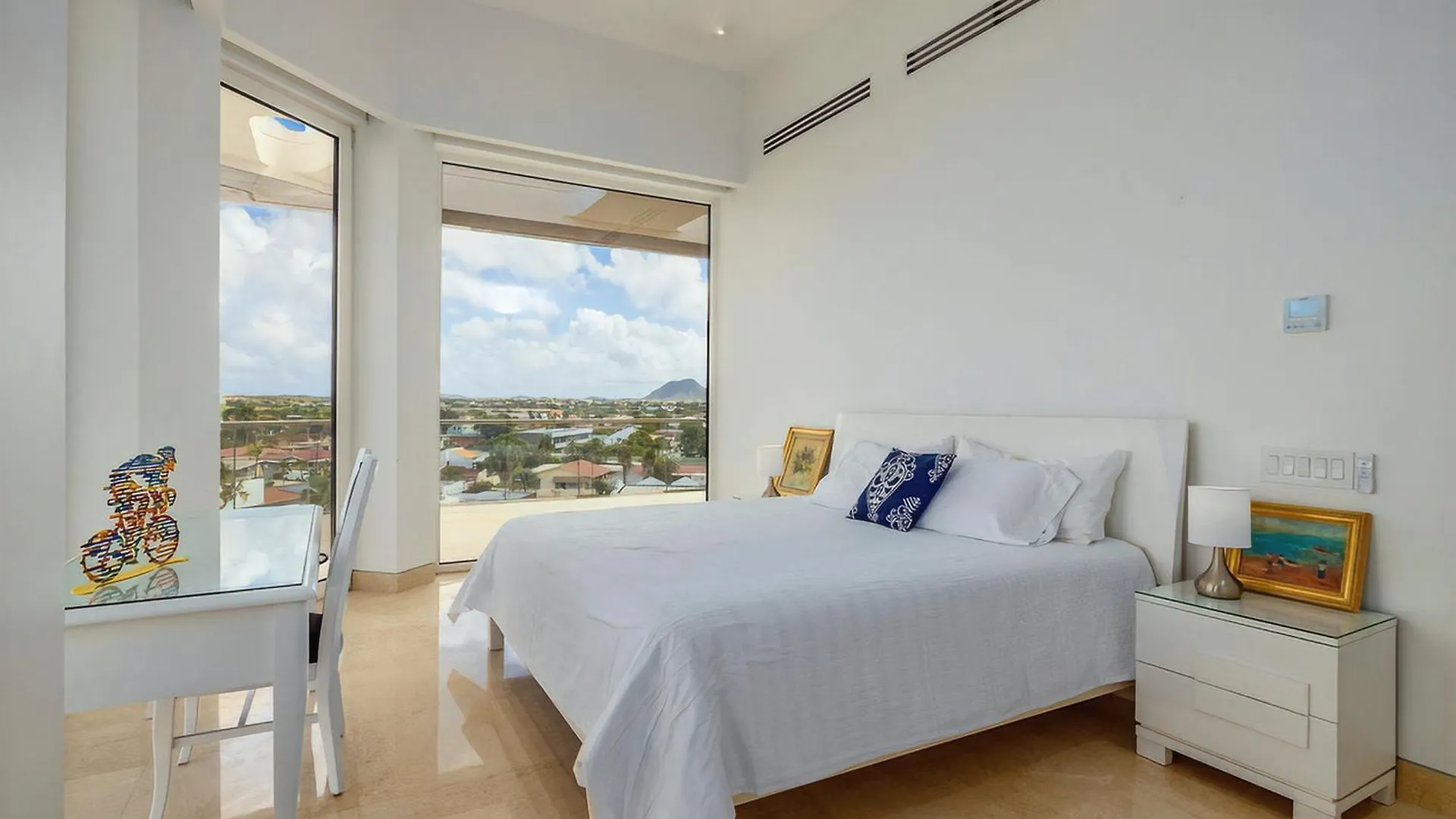 Apartment 5Bph-Coral15 - Oceanfront Exclusive Penthouse With Stunning Views And Private Pool Home-Theater Included, Oranjestad