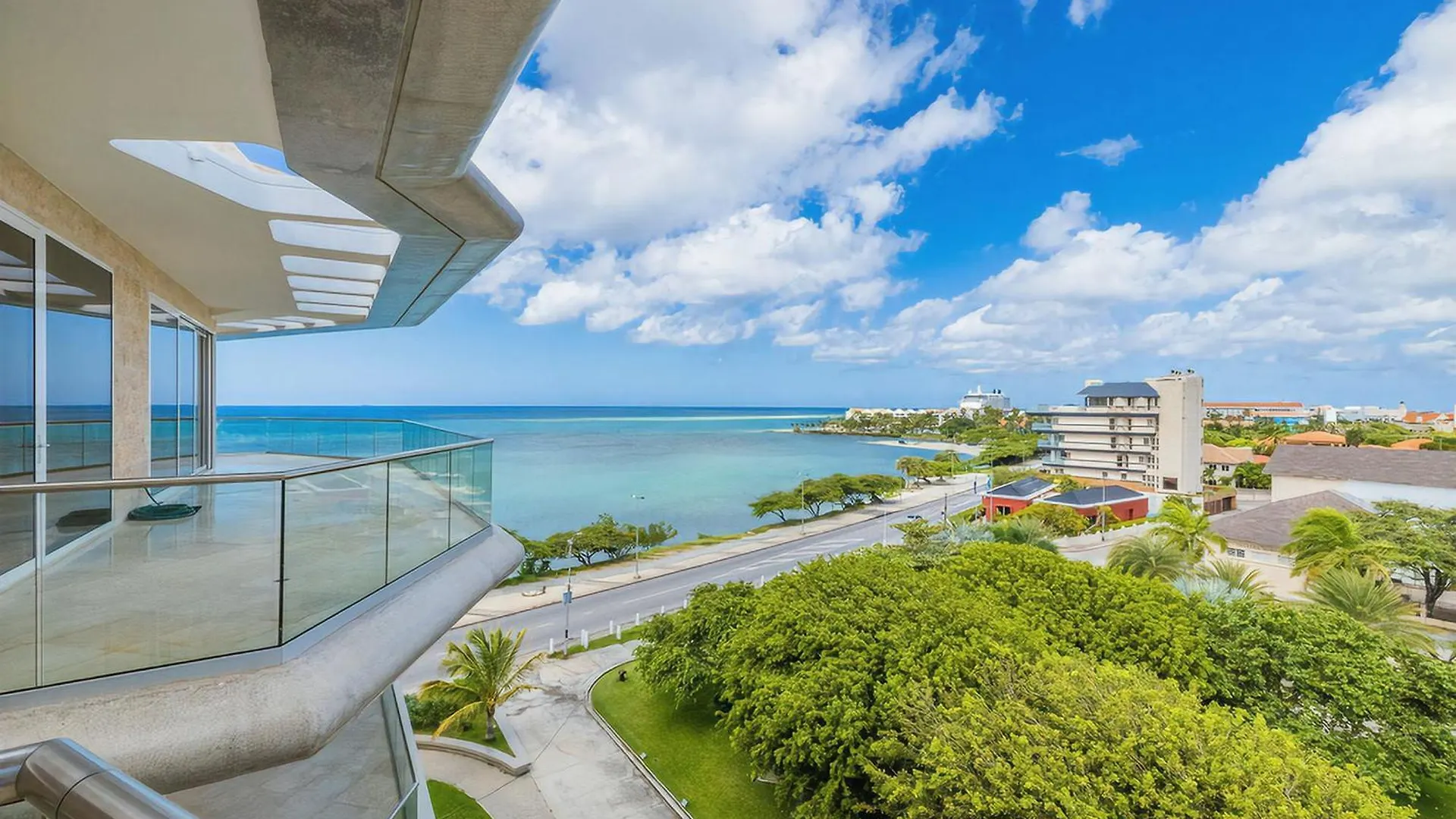 5Bph-Coral15 - Oceanfront Exclusive Penthouse With Stunning Views And Private Pool Home-Theater Included, オラニエスタッド 0*,  アルバ