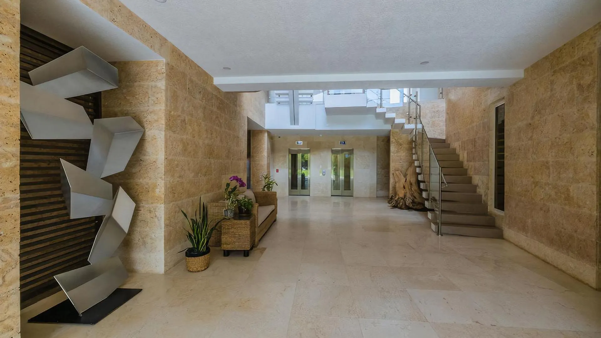 5Bph-Coral15 - Oceanfront Exclusive Penthouse With Stunning Views And Private Pool Home-Theater Included, オラニエスタッド