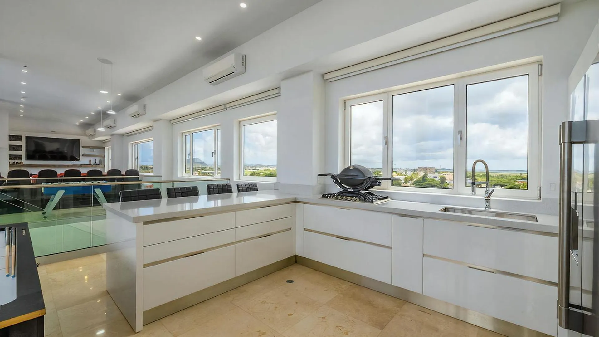 5Bph-Coral15 - Oceanfront Exclusive Penthouse With Stunning Views And Private Pool Home-Theater Included, オラニエスタッド アルバ