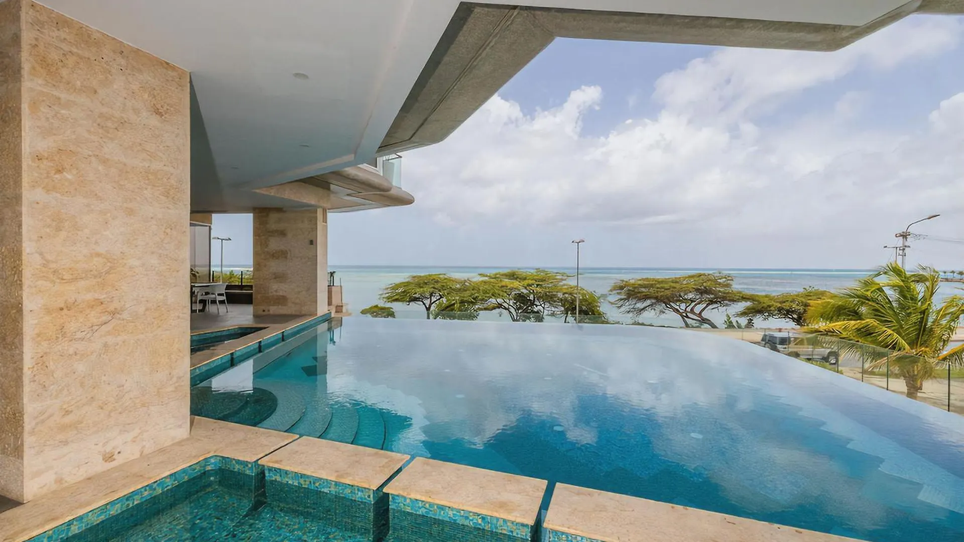 Apartament 5Bph-Coral15 - Oceanfront Exclusive Penthouse With Stunning Views And Private Pool Home-Theater Included, Oranjestad
